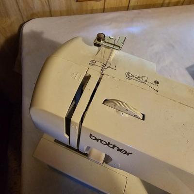 Brother LX2500 Sewing Machine + Case  (L-JS)