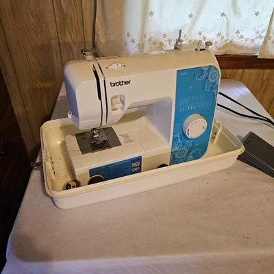 Brother LX2500 Sewing Machine + Case  (L-JS)