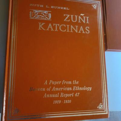 Southwest Sand Art by B. Mitchell, Books and More (O-DW)