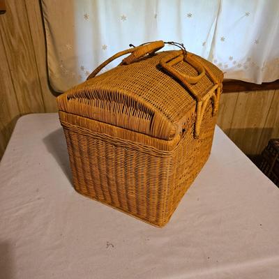 4 Picnic Baskets  (L-JS)