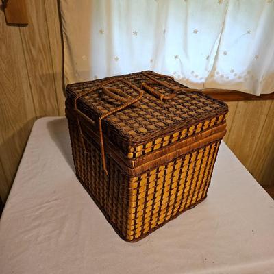 4 Picnic Baskets  (L-JS)