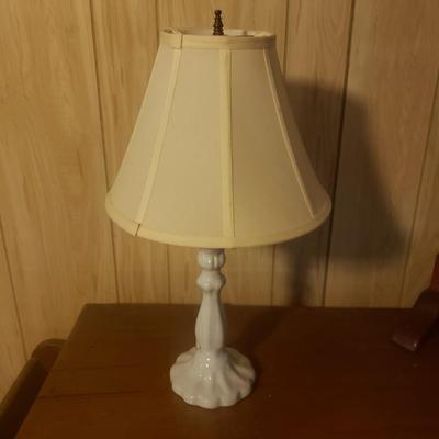 Unique Wooden Desk, Junique Lamp and Dresser Top Mirror (M-KD)