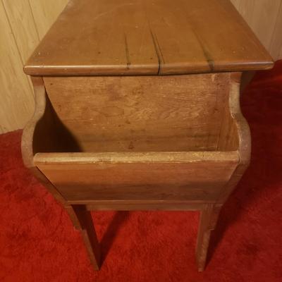 Unique Wooden Desk, Junique Lamp and Dresser Top Mirror (M-KD)