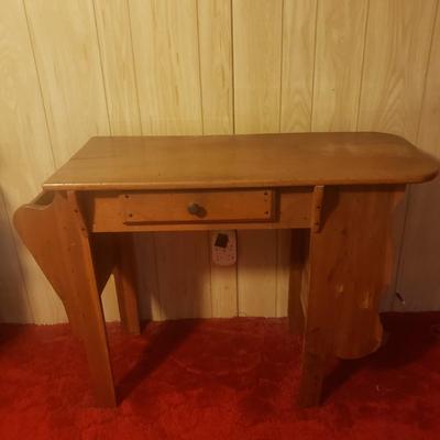 Unique Wooden Desk, Junique Lamp and Dresser Top Mirror (M-KD)