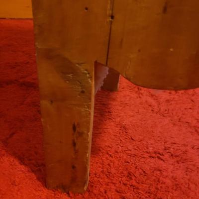 Unique Wooden Desk, Junique Lamp and Dresser Top Mirror (M-KD)