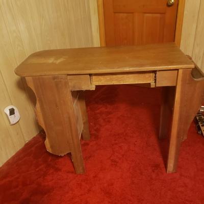 Unique Wooden Desk, Junique Lamp and Dresser Top Mirror (M-KD)