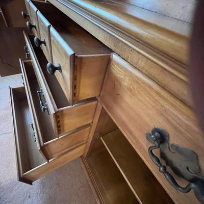 Two Piece China Cabinet (DR-MG)