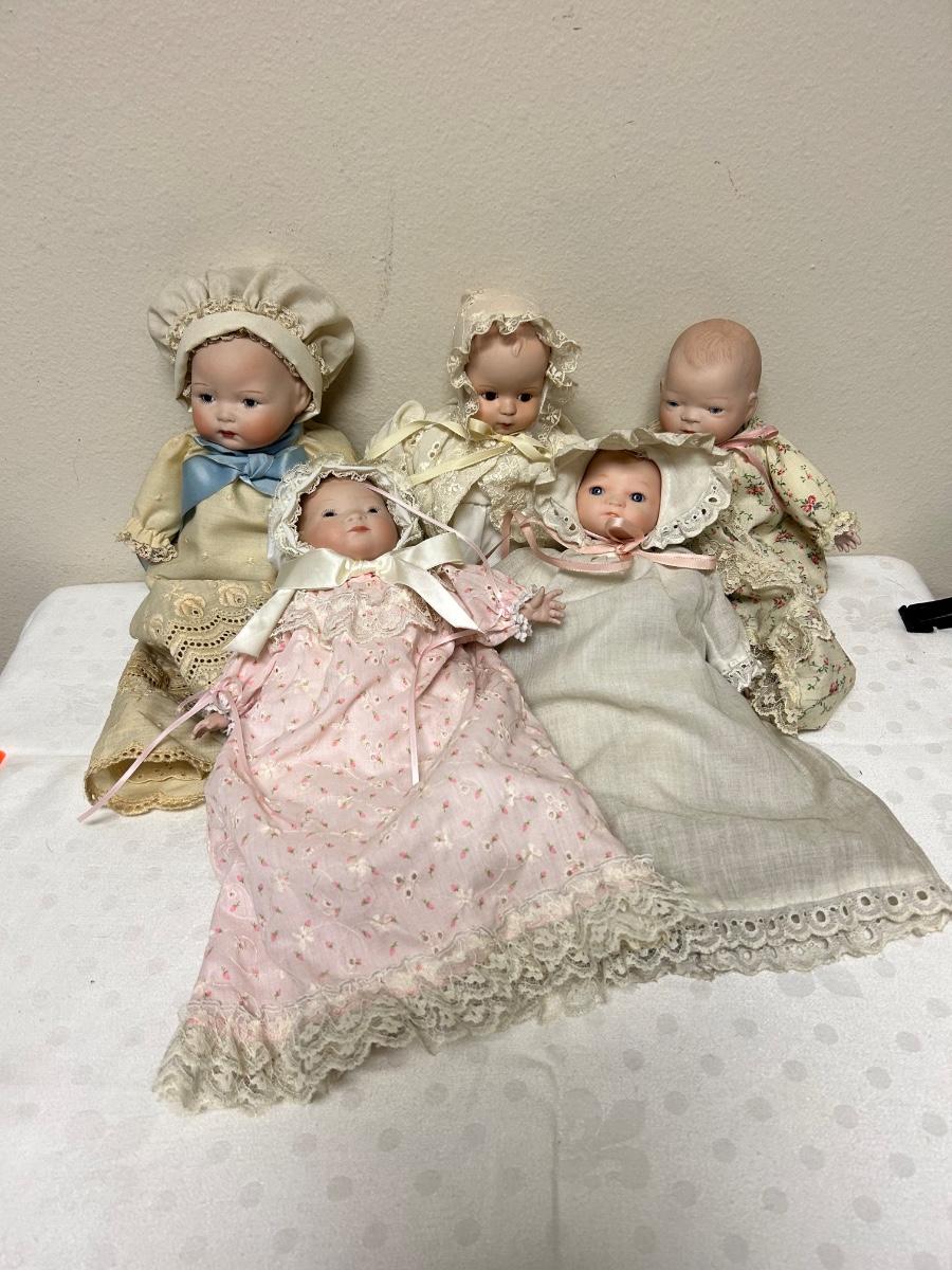 Small porcelain baby dolls deals