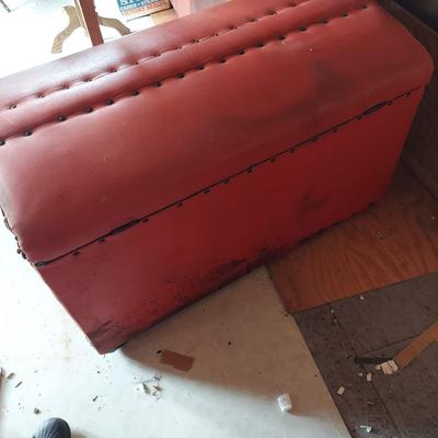 Red Vinyl Storage Chest (OB4-BBL)