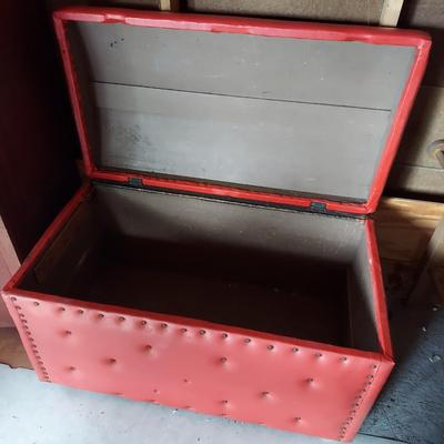 Red Vinyl Storage Chest (OB4-BBL)