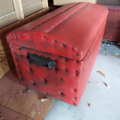 Red Vinyl Storage Chest (OB4-BBL)