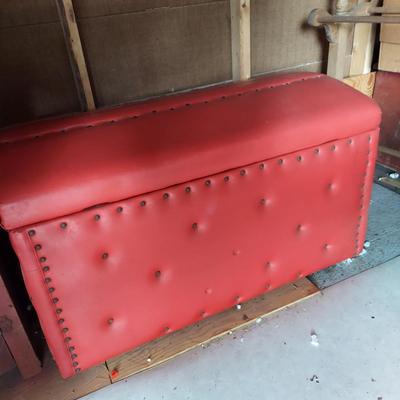 Red Vinyl Storage Chest (OB4-BBL)