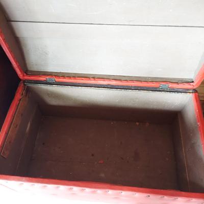 Red Vinyl Storage Chest (OB4-BBL)