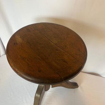 Pair of Vintage Wooden Stools (DR-MG)
