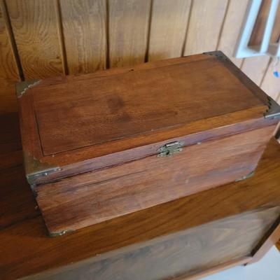 Four Wooden Boxes (O-DW)