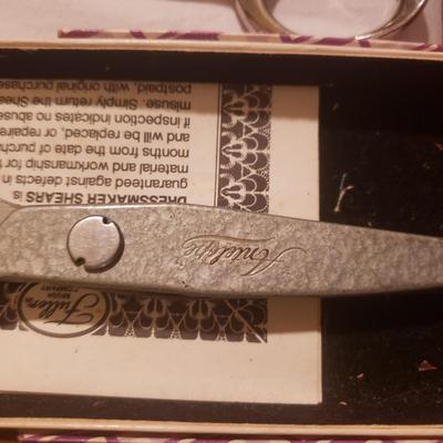 Junior Miss Hand Crank Sewing Machine, Fuller/Gingher/Antelope Scissors and More (M-KD)