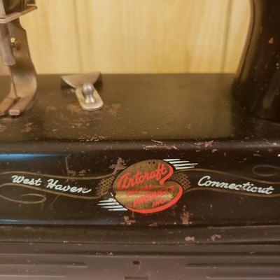 Junior Miss Hand Crank Sewing Machine, Fuller/Gingher/Antelope Scissors and More (M-KD)