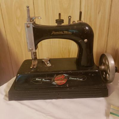 Junior Miss Hand Crank Sewing Machine, Fuller/Gingher/Antelope Scissors and More (M-KD)