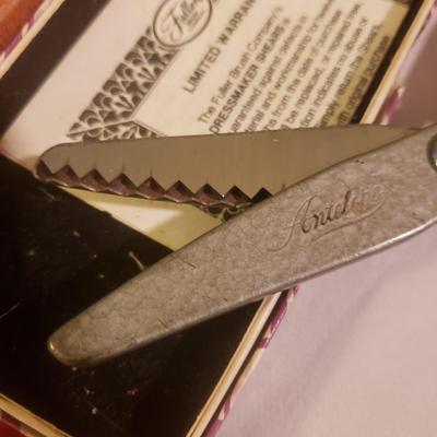 Junior Miss Hand Crank Sewing Machine, Fuller/Gingher/Antelope Scissors and More (M-KD)