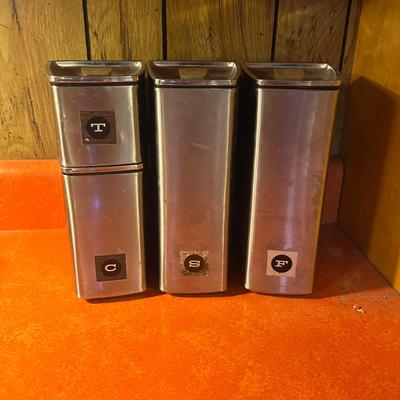 West Bend Penguin Hot/Cold Servers, Retro Canisters & Juicer (K-MG)