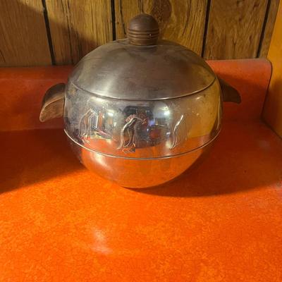 West Bend Penguin Hot/Cold Servers, Retro Canisters & Juicer (K-MG)