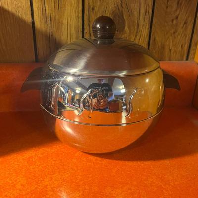 West Bend Penguin Hot/Cold Servers, Retro Canisters & Juicer (K-MG)