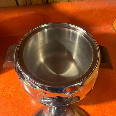 West Bend Penguin Hot/Cold Servers, Retro Canisters & Juicer (K-MG)