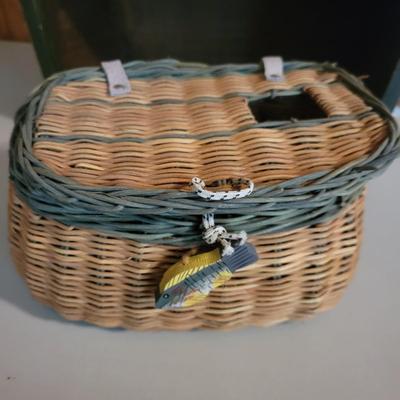 Outdoor Sports Decor and Books (O-DW)