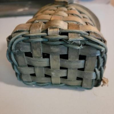 Outdoor Sports Decor and Books (O-DW)