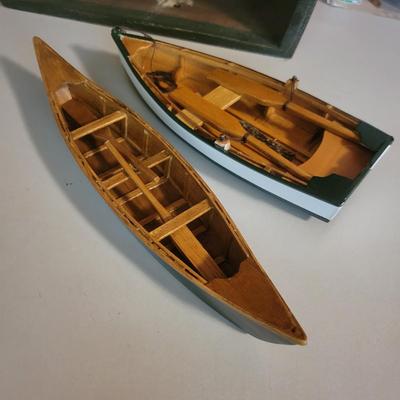 Outdoor Sports Decor and Books (O-DW)