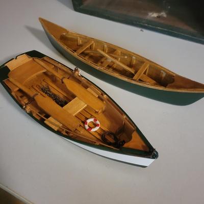 Outdoor Sports Decor and Books (O-DW)