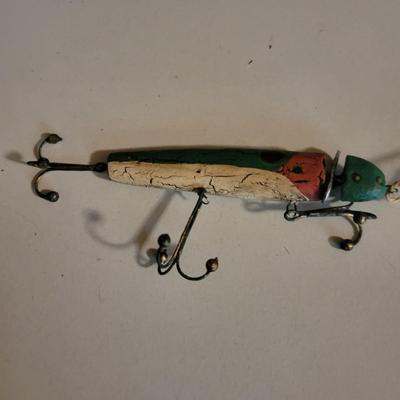 Outdoor Sports Decor and Books (O-DW)