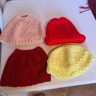 Gloves, Hats & Scarves (DR-MG)