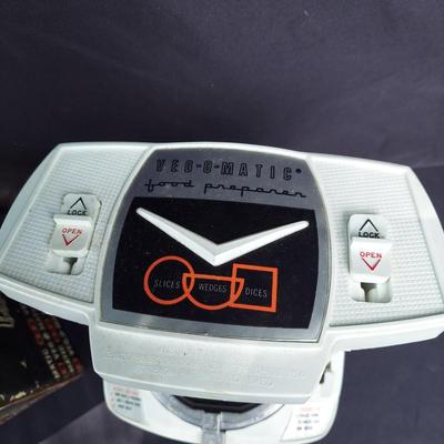 Vintage Kitchen Gadgets (OB4-BBL)