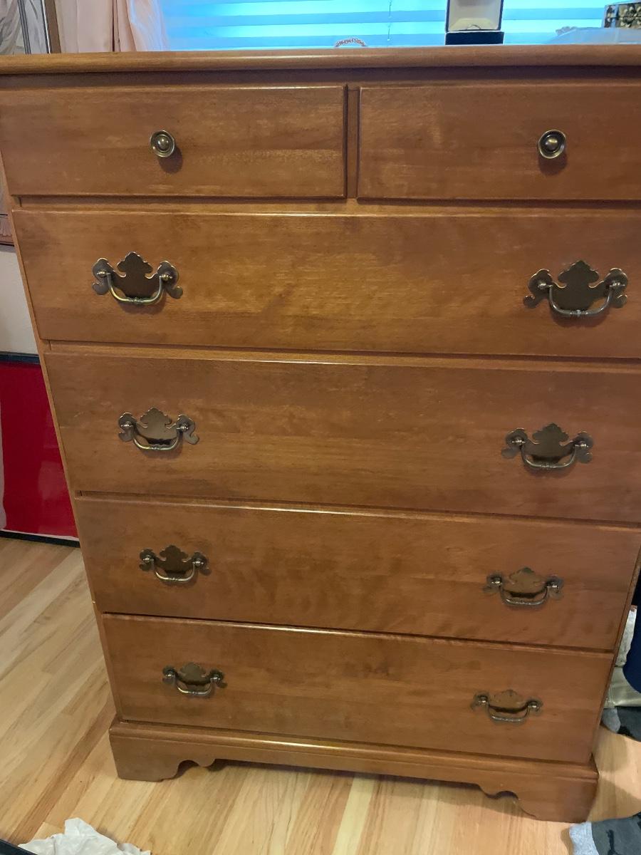 Ethan Allen Dresser EstateSales Org   A 91472407 9m05mp5i6y1uubyy 