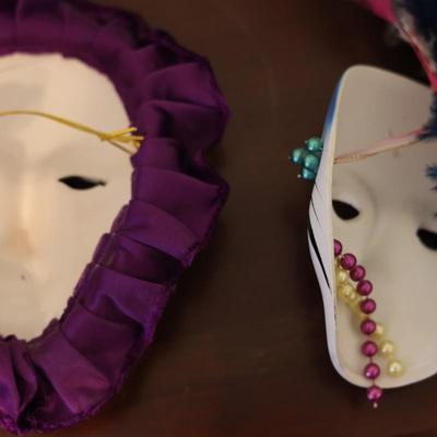(2) Decorative Ceramic Mardi Gras Masks & (2) Mardi Gras Dolls