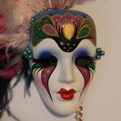 (2) Decorative Ceramic Mardi Gras Masks & (2) Mardi Gras Dolls