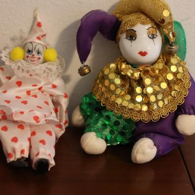 (2) Decorative Ceramic Mardi Gras Masks & (2) Mardi Gras Dolls