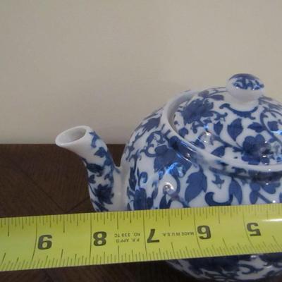 Williams Sonoma Teapot in Classic Blue and White- Approx 5