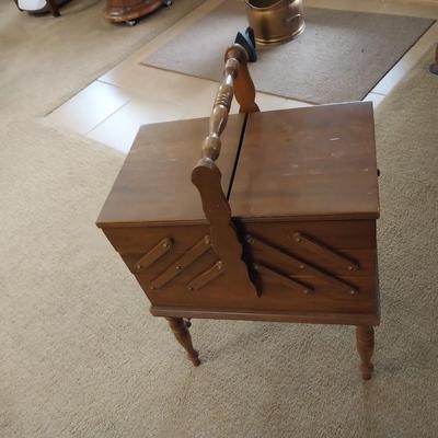 MID-CENTURY ACCORDION FOLD OUT SEWING BOX