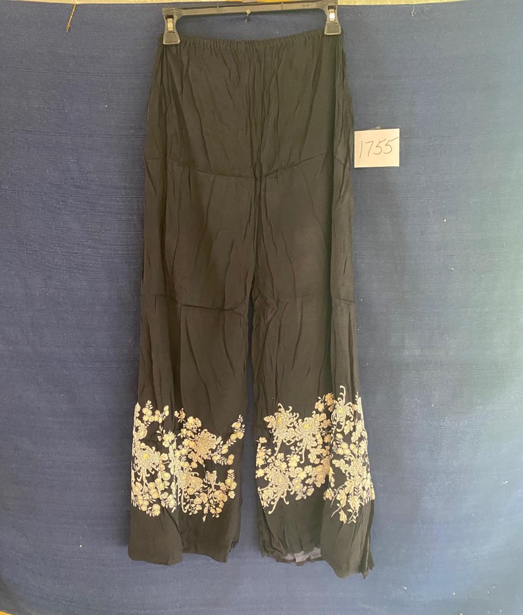 Vintage Pantaloons | EstateSales.org