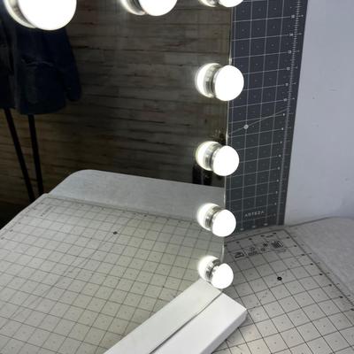 Light UP /Make UP Mirror