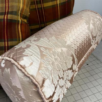 Mixed Lot of Throw Pillows 