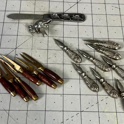 Bunch of Hor s d'oeuvers Forks