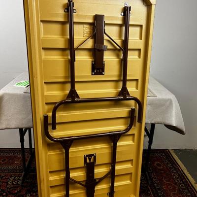 Plastic Folding Table 