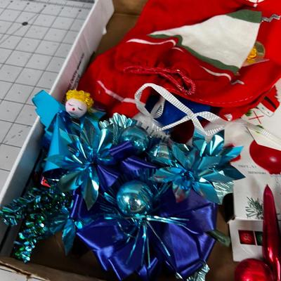 Vintage Christmas DÃ‰COR' Accordion Tissue Paper things