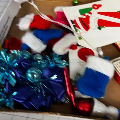 Vintage Christmas DÃ‰COR' Accordion Tissue Paper things