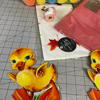 Vintage Easter Lot of DÃ©cor': Eggs, Cut outs, Window and Table Cloth