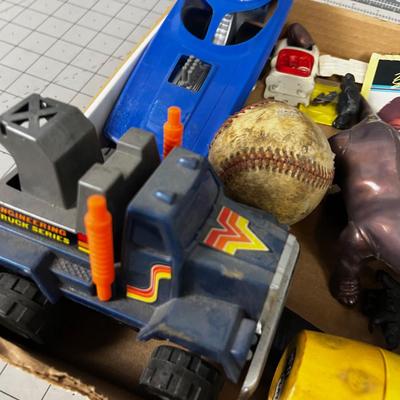 Tray of Vintage Toys: Baseball Cards, Baseball, Car, Dinosaur etc.