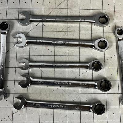 Pro-grade Ratcheting End Wrenches; both SAE and Metric